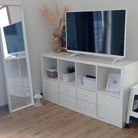 Cozy Apartmant With A Sea View In Орашац Екстериор снимка