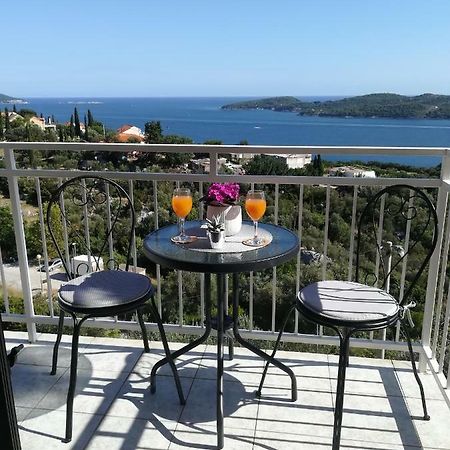 Cozy Apartmant With A Sea View In Орашац Екстериор снимка