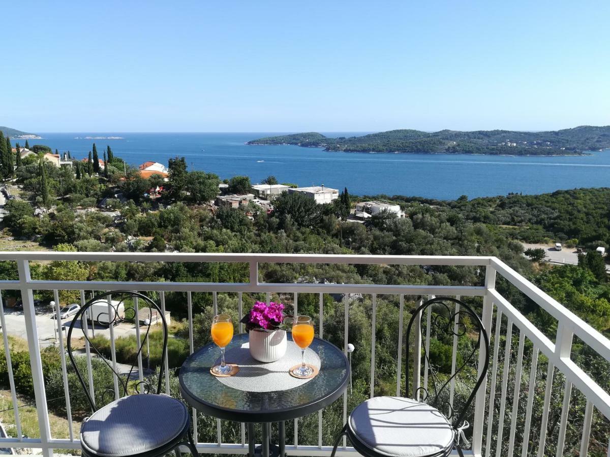 Cozy Apartmant With A Sea View In Орашац Екстериор снимка