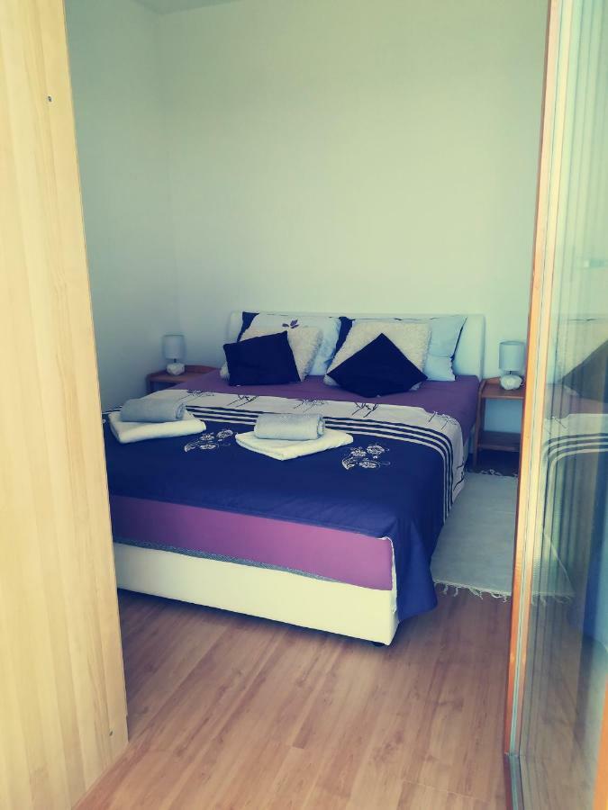 Cozy Apartmant With A Sea View In Орашац Екстериор снимка