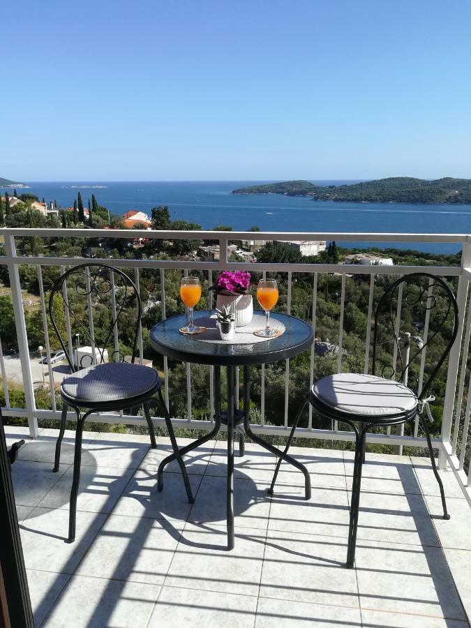 Cozy Apartmant With A Sea View In Орашац Екстериор снимка